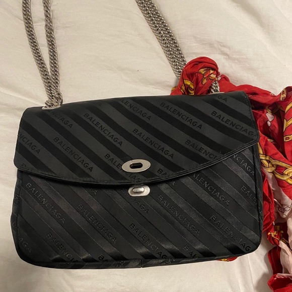 balenciaga medium size